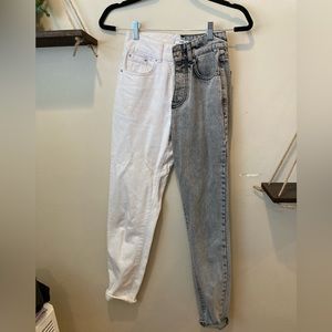 XS/0 block colored jeans